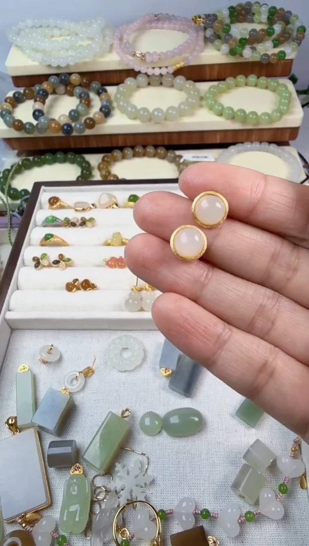 颈饰银S925镶嵌和田玉?****?耳钉