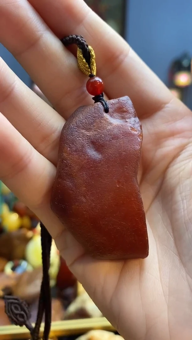 未镶嵌颈饰琥珀吊坠