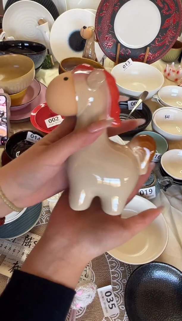 新骨瓷038瑕疵 小号 小马 摆件