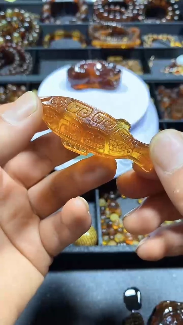 绿珀颈饰未镶嵌天然缅甸琥珀
