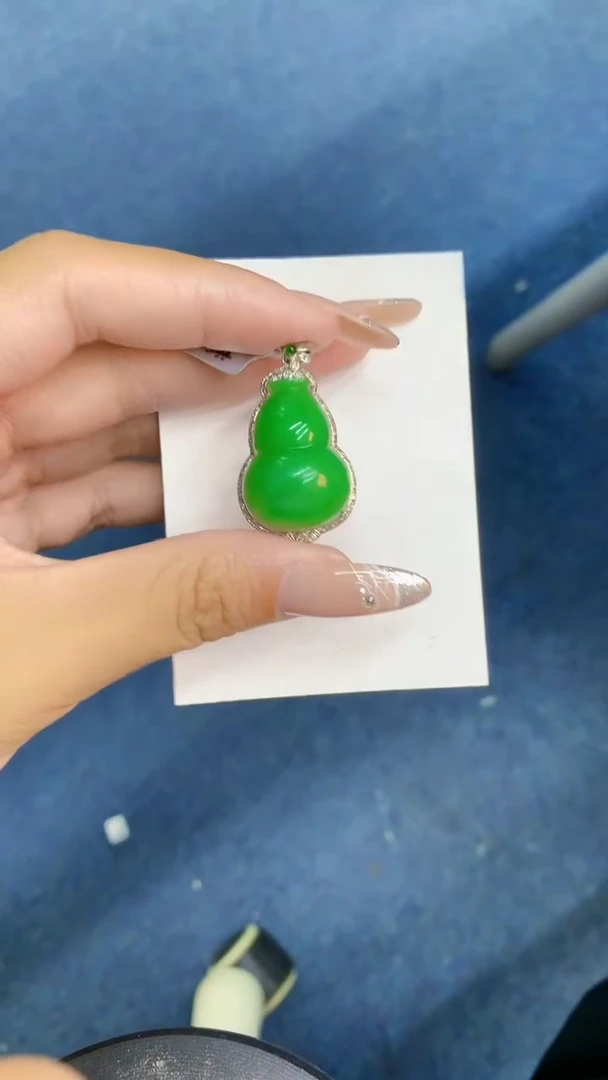 翡翠18K金镶嵌项链1
