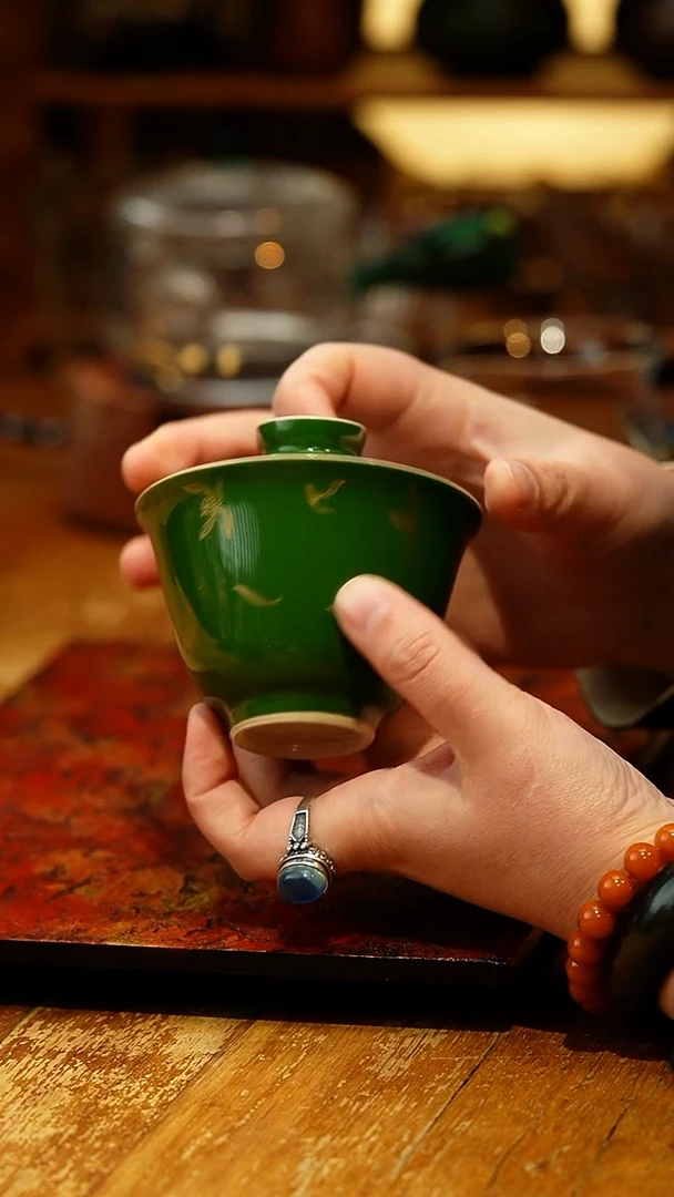 【闪购商品】束刻/祖母绿秋水兰花盖碗