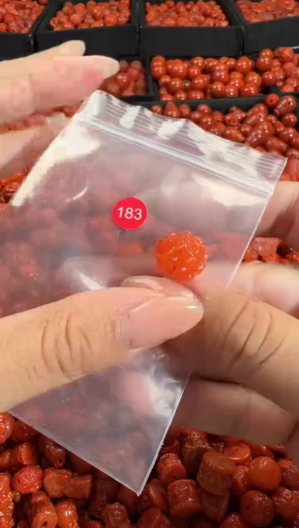 颈饰未镶嵌南红玛瑙1