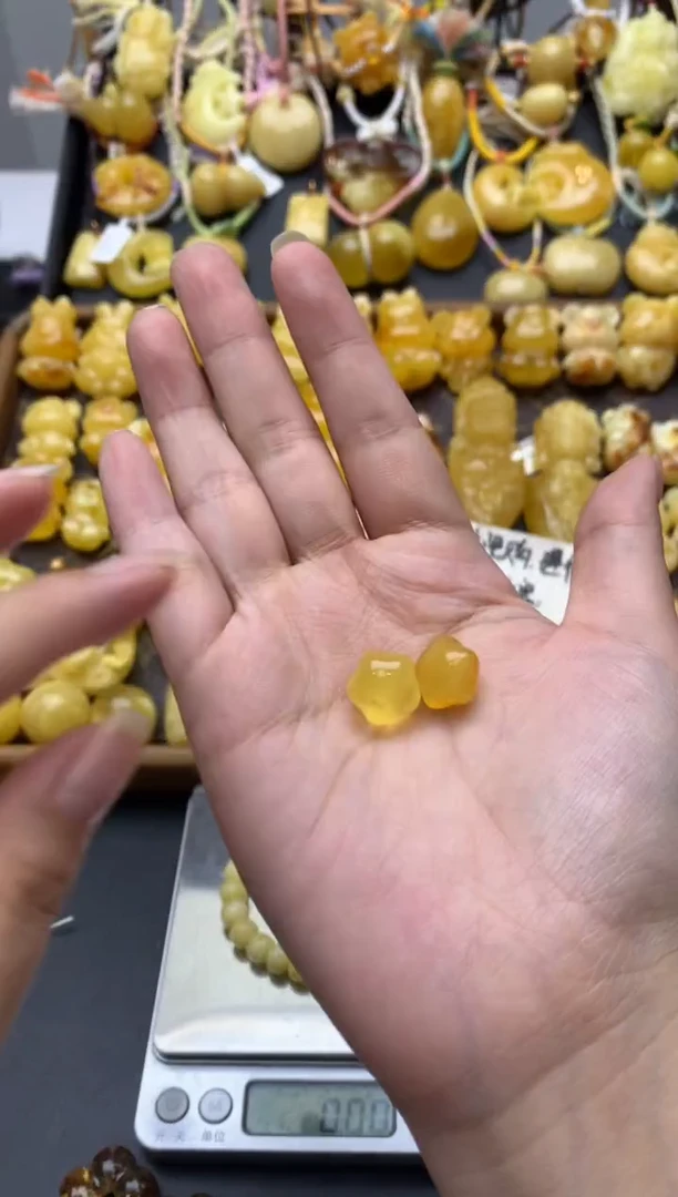 未镶嵌琥珀珠宝奇石015琥珀蜜蜡花粉有纹小坑介意勿拍