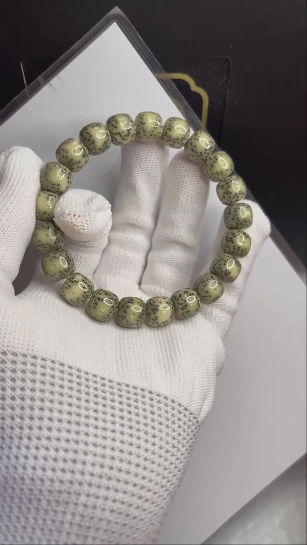 手串星月菩提小驼包11x10.C030