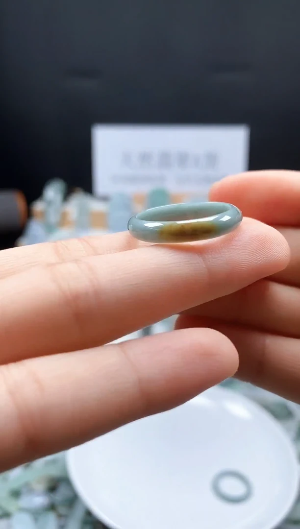 翡翠未镶嵌吊坠(不含链)浩***记戒圈