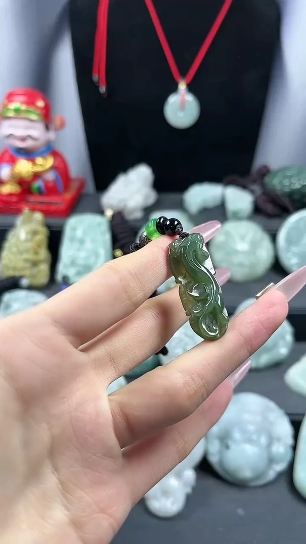 【闪购商品】翡翠颈饰未镶嵌貔貅特色