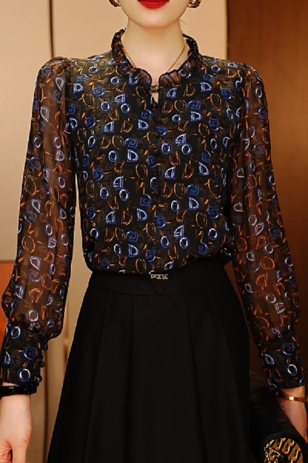 幻彩字母-高端显瘦显白百搭时尚上衣女印花减龄长袖