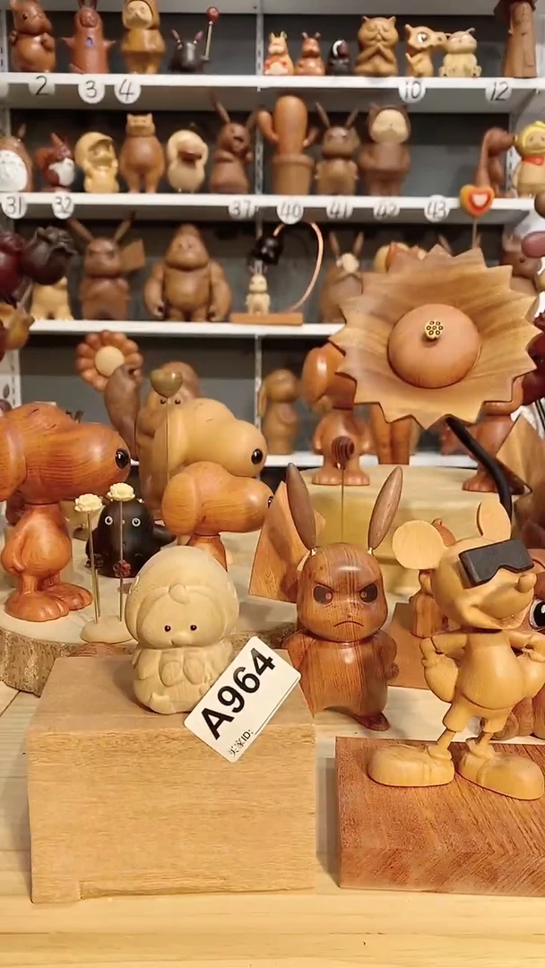 【闪购商品】木木雕摆件可爱卡通