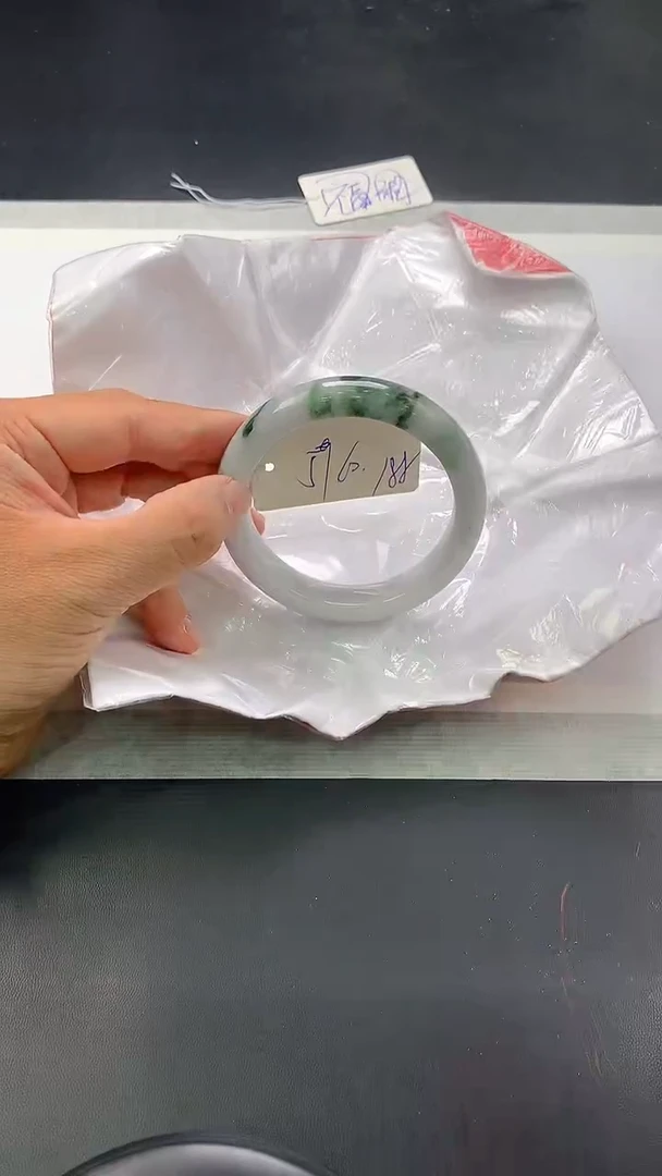 翡翠手镯未镶嵌58