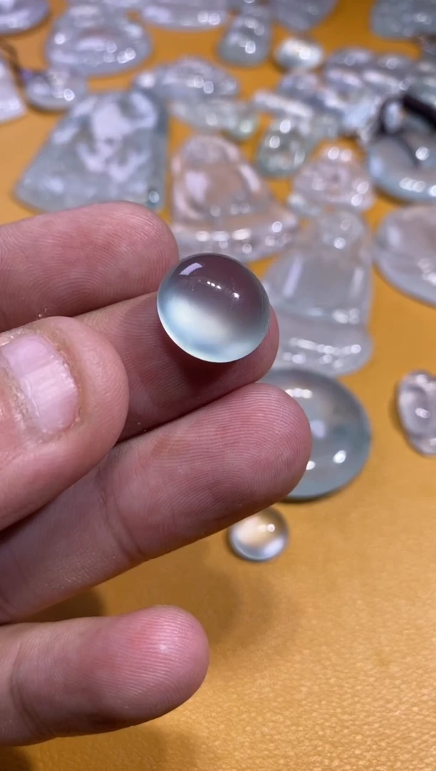 吊坠(不含链)未镶嵌翡翠蛋面34800   14.7   13.3   7.1