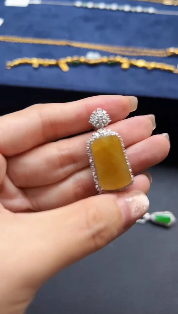 颈饰18K金镶嵌翡翠KXLJ1025-026