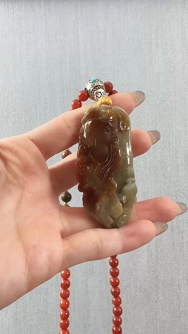 翡翠未镶嵌颈饰关公