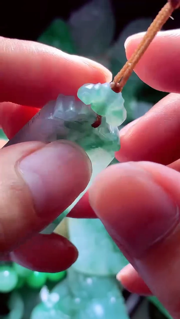 未镶嵌定制翡翠故*?翡翠毛货定制