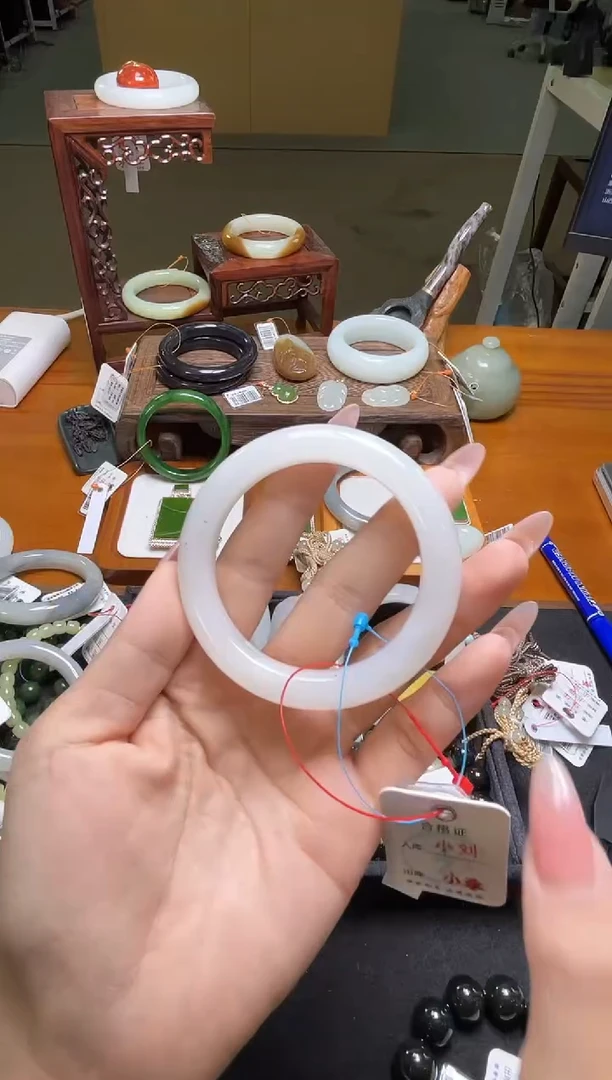 未镶嵌手镯和田玉黑山料 54圈