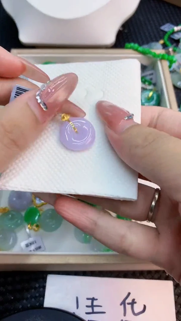 翡翠18K金镶嵌吊坠(不含链)1