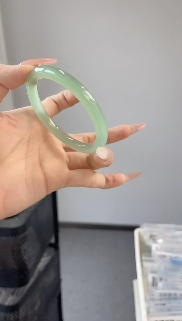 【闪购商品】玛瑙/玉髓手镯未镶嵌52-53圈