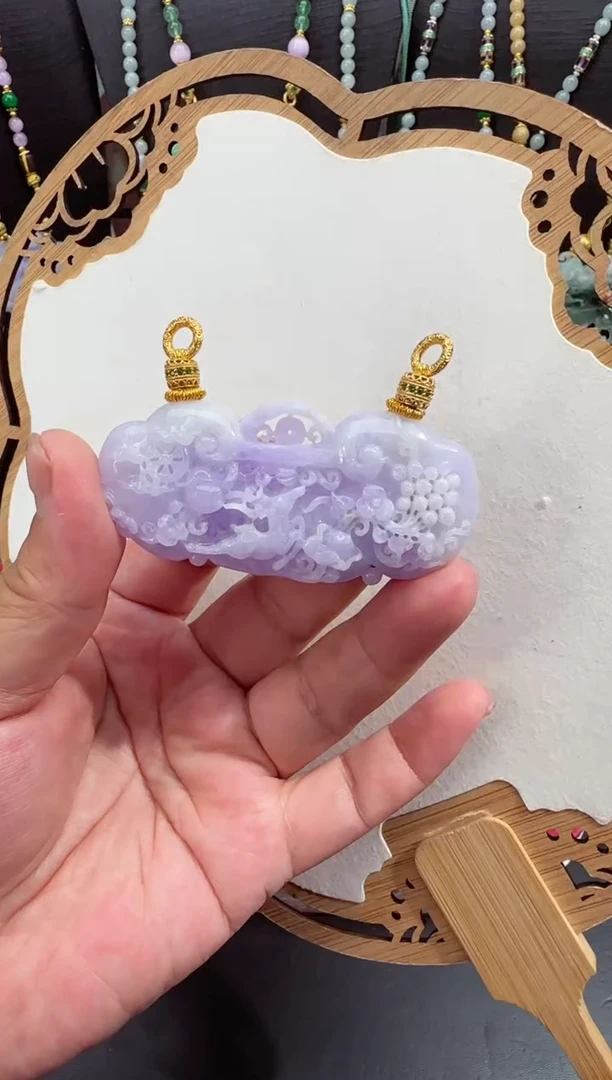 翡翠未镶嵌颈饰吊坠