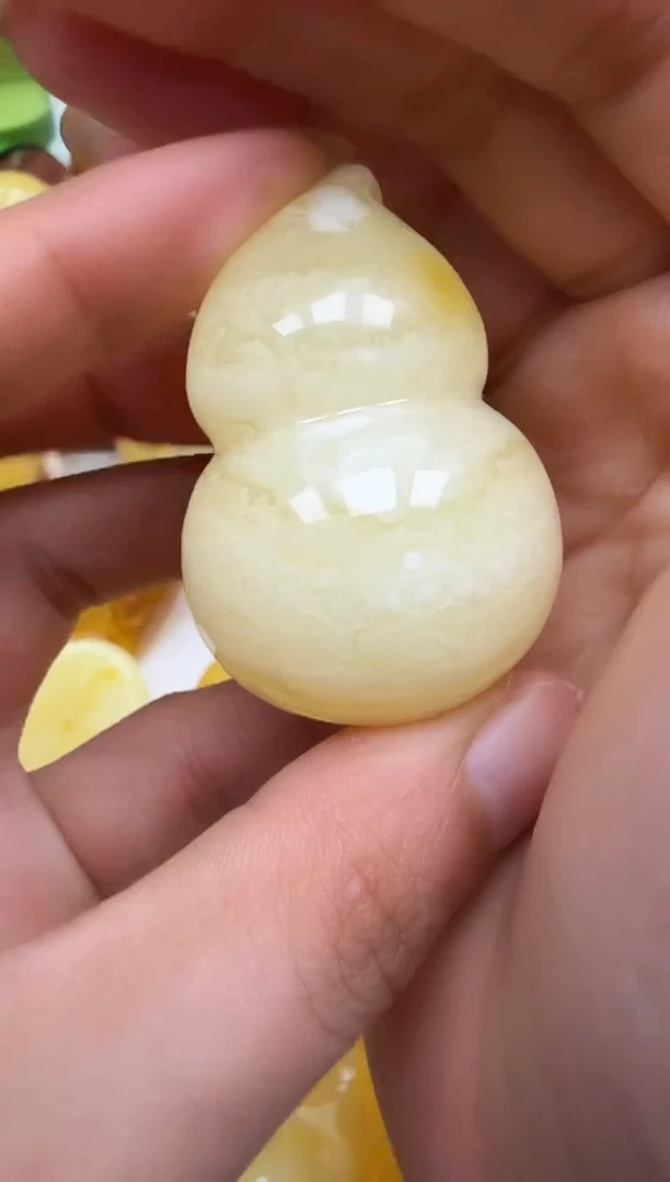 裸石琥珀未镶嵌如图