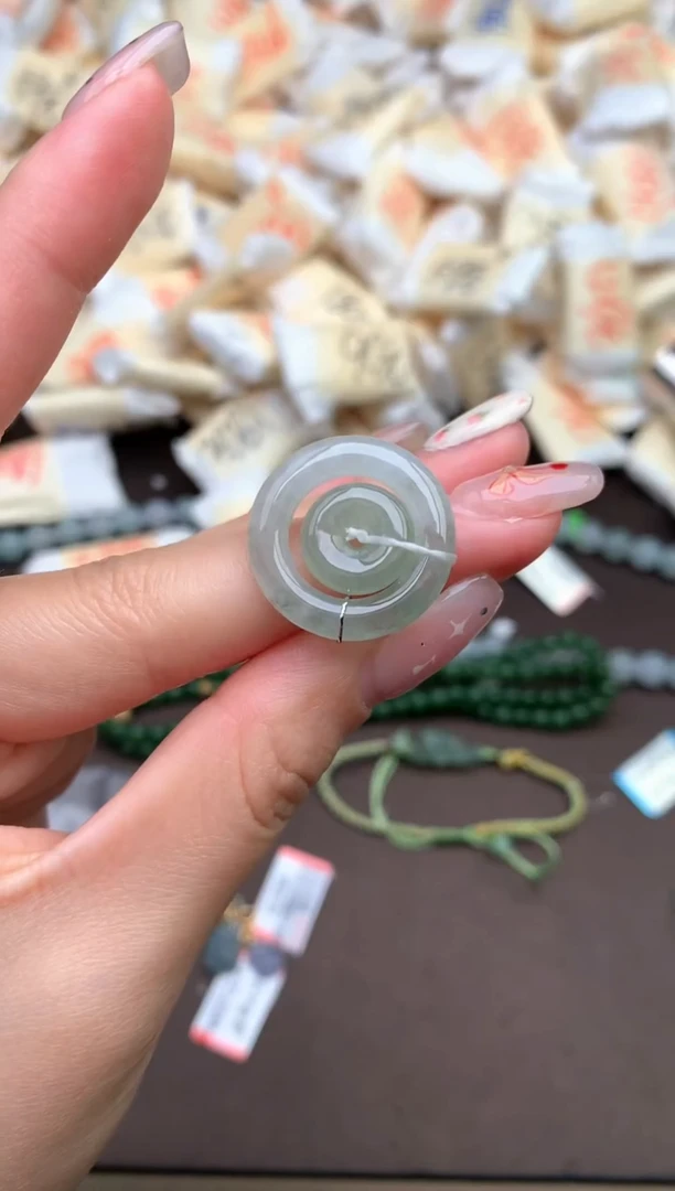 【闪购商品】翡翠挂件未镶嵌—