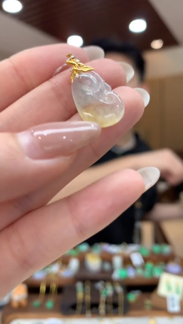吊坠(不含链)18K金镶嵌翡翠如意