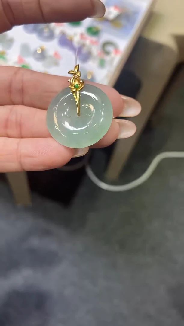 翡翠18K金镶嵌吊坠(不含链)平安扣