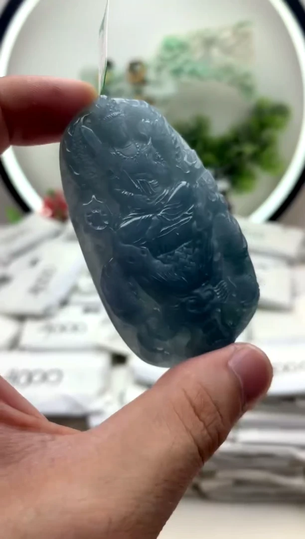 颈饰未镶嵌翡翠虚空藏