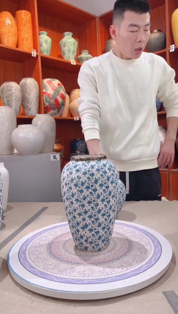 【闪购商品】瓶白底小兰花 中号 陶瓷花瓶 无花