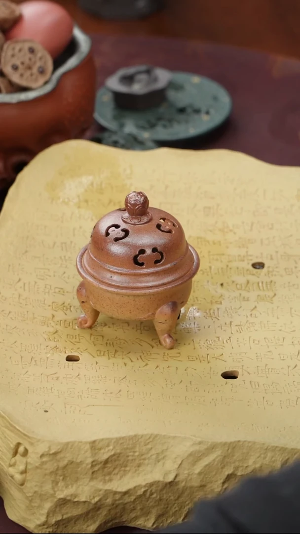 茶壶紫砂三足宝相香炉柴烧