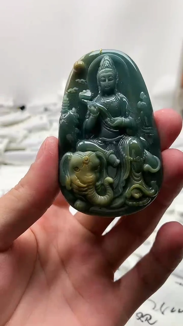 翡翠未镶嵌颈饰普贤