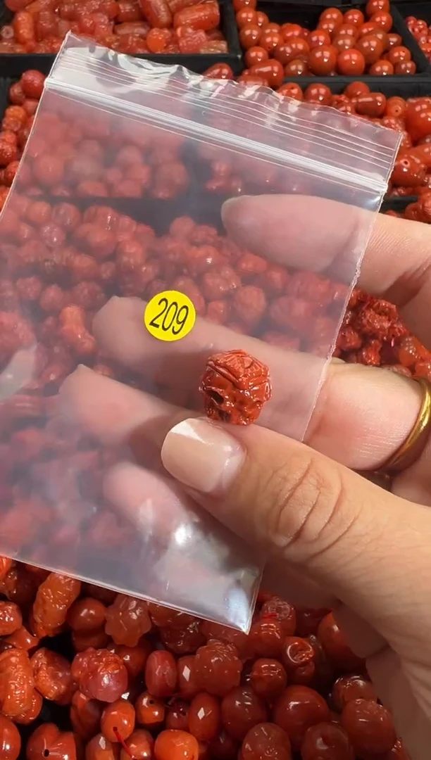 颈饰未镶嵌南红玛瑙1