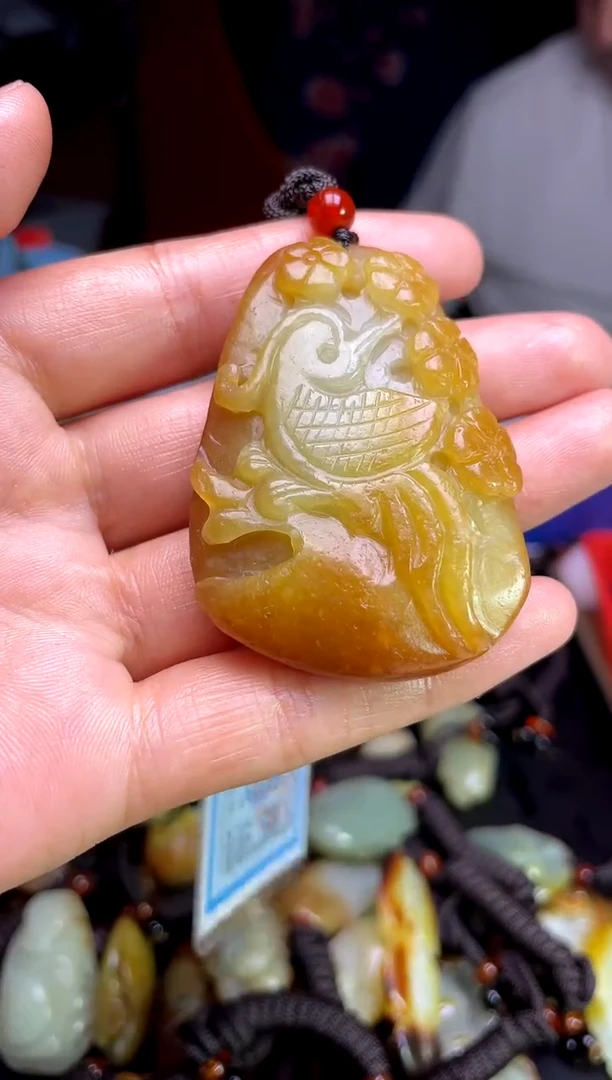 和田玉未镶嵌颈饰1