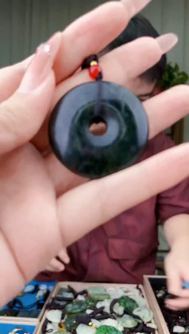 和田玉未镶嵌挂件拍一发一，多样性发货！