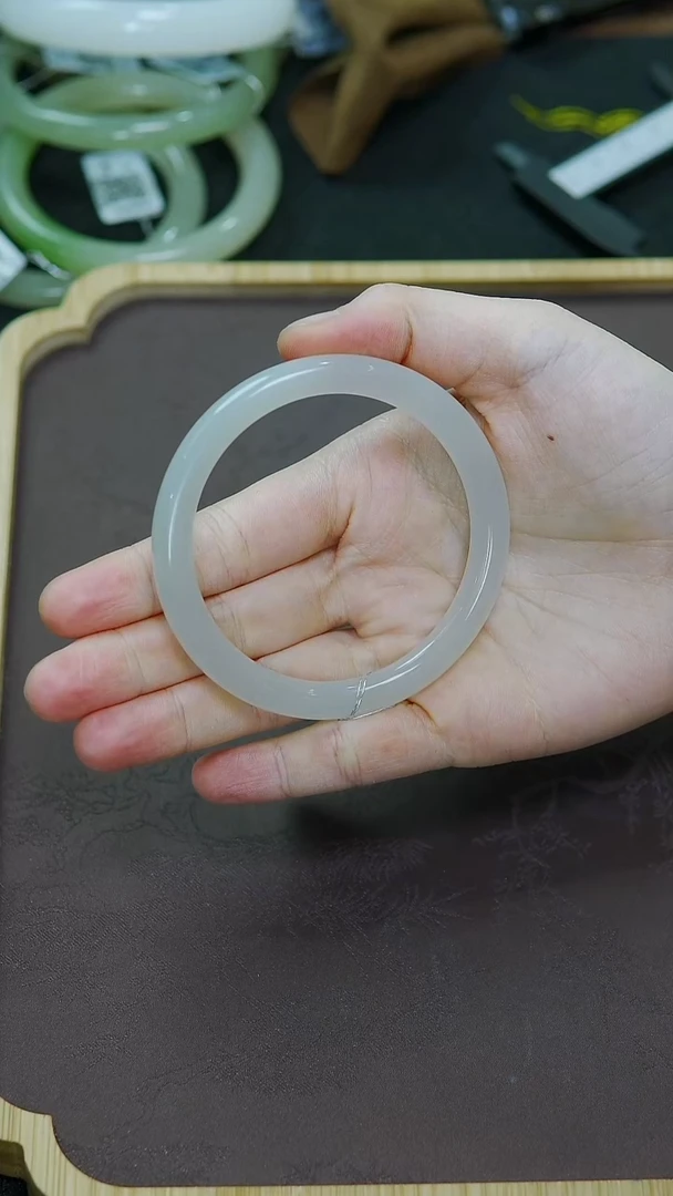 未镶嵌手镯和田玉56-57圈口冰烟紫手镯