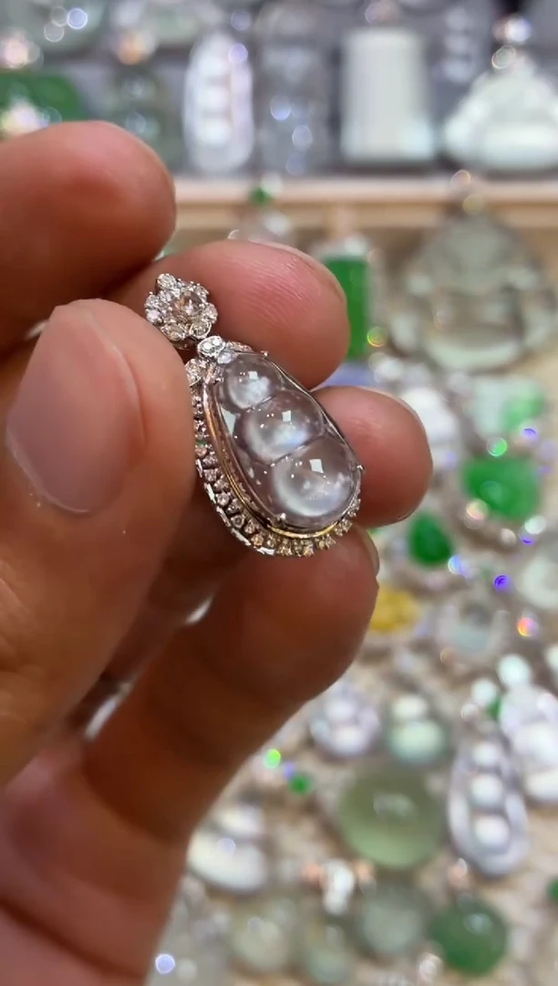 吊坠(不含链)18K金镶嵌翡翠豆子