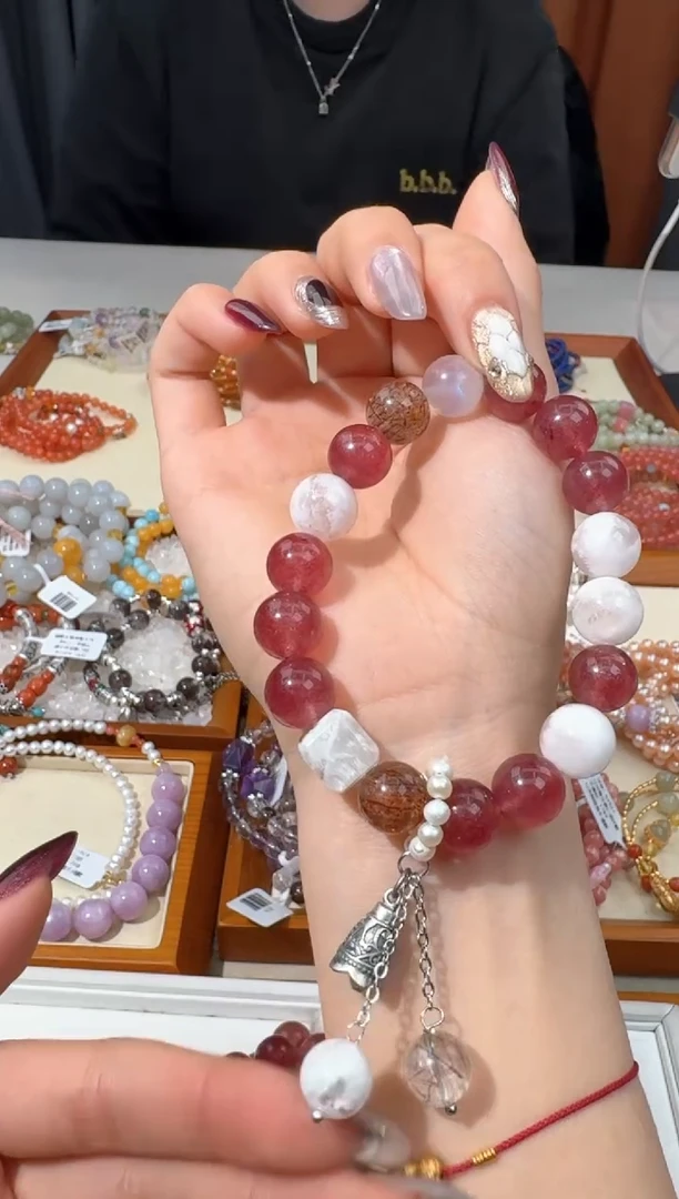 【闪购商品】水晶手链银S925镶嵌A022草莓晶雪花幽灵黑金超款