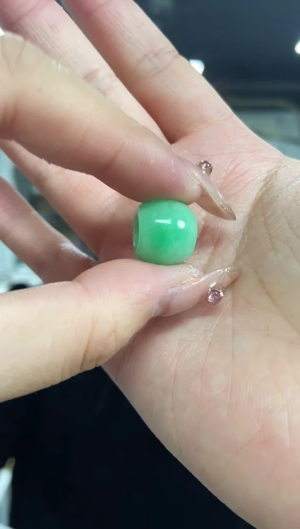 【闪购商品】翡翠吊坠(不含链)未镶嵌多样性发其一颜色微差