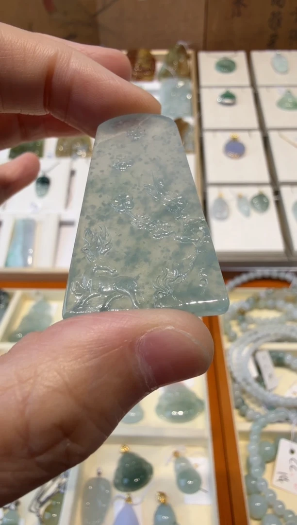 翡翠挂件未镶嵌A货翡翠多样性孤品