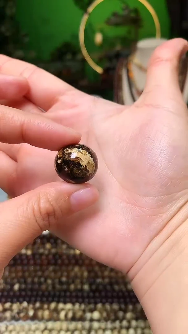 未镶嵌琥珀裸石抚顺琥珀
