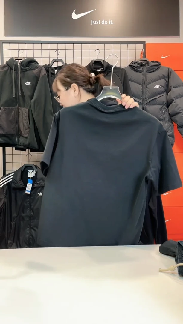 1970 黑色飞人短袖L码130斤-150斤