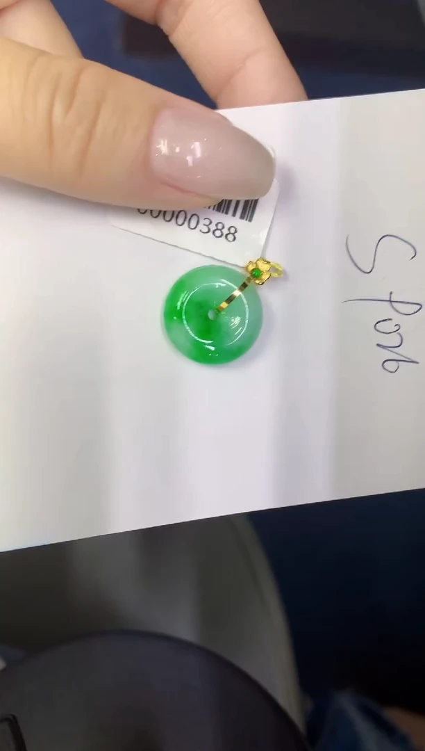 翡翠18K金镶嵌颈饰缅甸天然翡翠A货