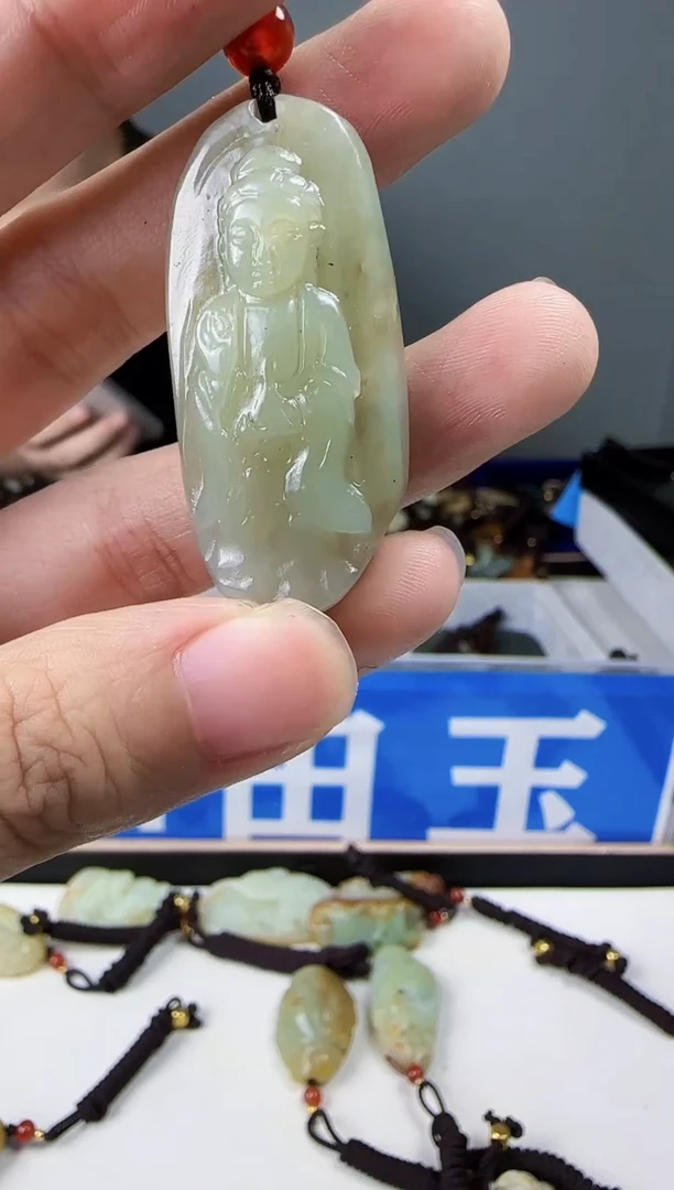 和田玉未镶嵌颈饰1
