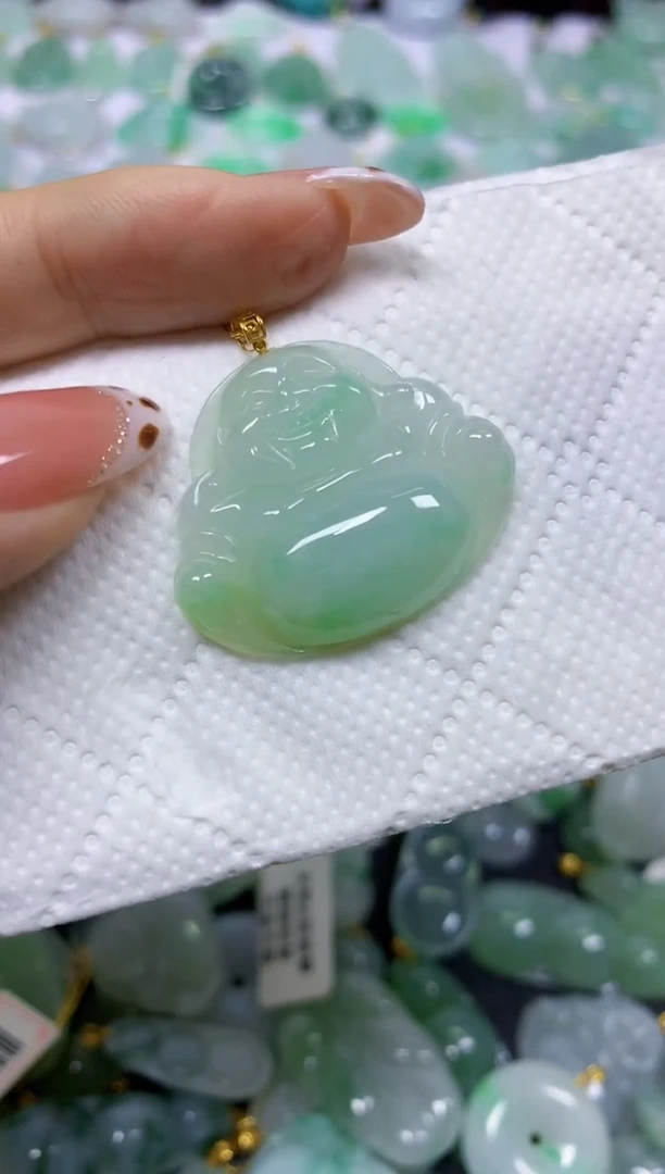 颈饰18K金镶嵌翡翠天然翡翠A货