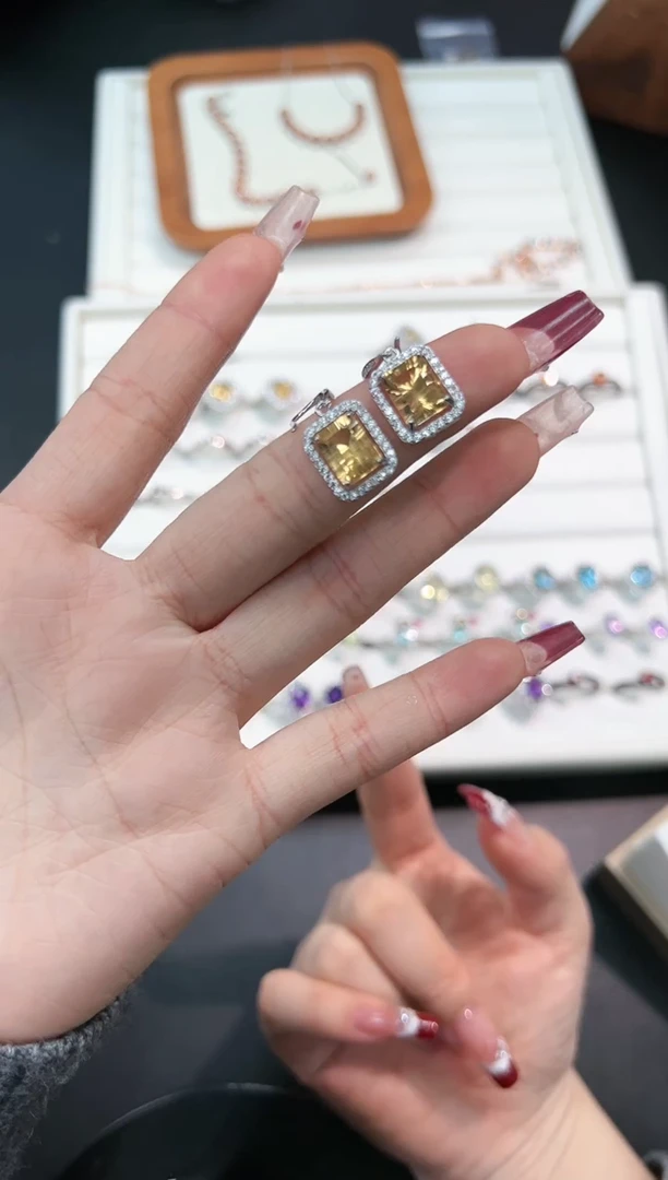 【闪购商品】黄晶耳饰银S925镶嵌38l多样性发其一/1对