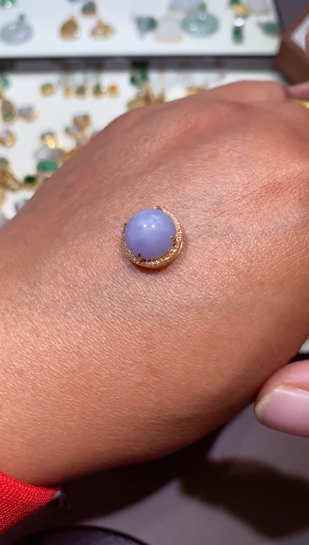 颈饰18K金镶嵌翡翠111111