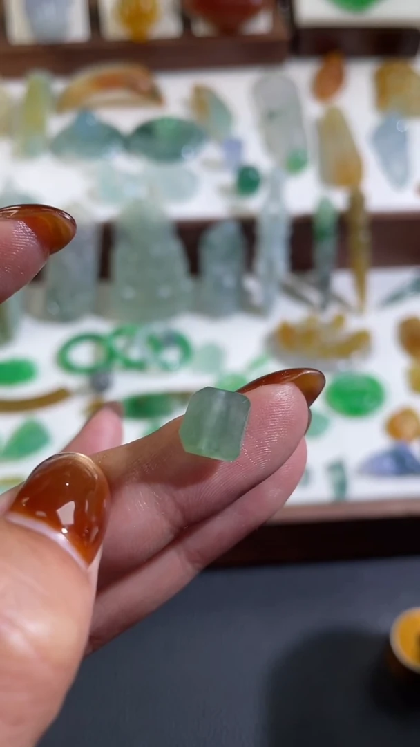 【闪购商品】定制翡翠未镶嵌8.3*7.8*4.4方糖300