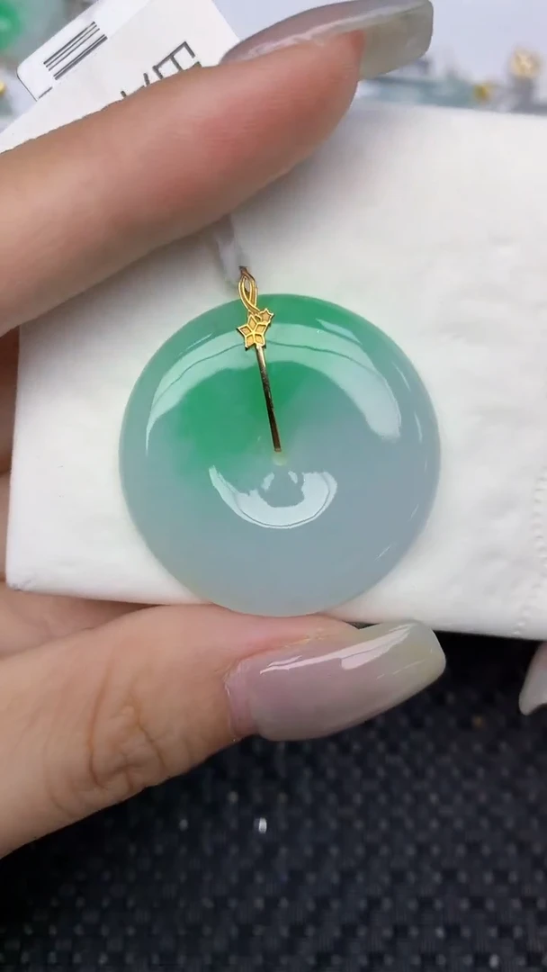 颈饰18K金镶嵌翡翠 天然缅甸翡翠a货百元以上9元证书费自理