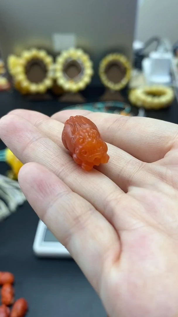 未镶嵌南红玛瑙珠宝奇石380