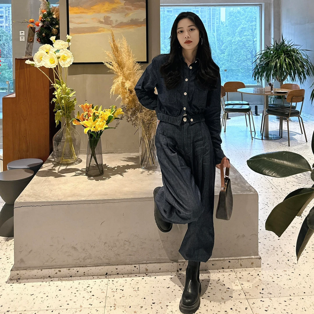 韩版休闲蓝色牛仔套装女秋季气质感休闲显瘦外套上衣阔腿裤两件套
