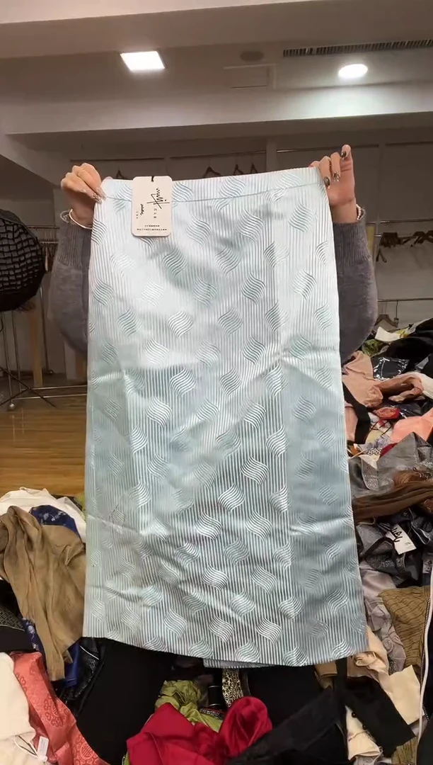 L码       110-120斤    半裙